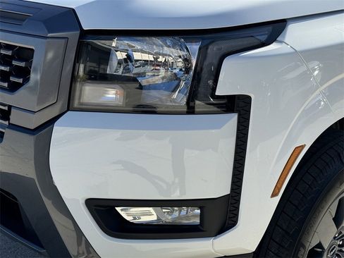 New 2025 Nissan Frontier SV w/ SV Convenience Package image 7