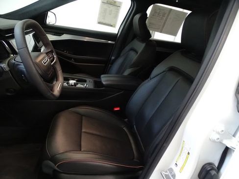 Used 2024 Jeep Wagoneer Launch Edition AWD/4WD image 2