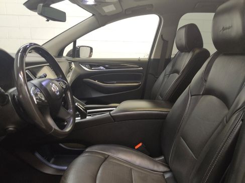 Used 2020 Buick Enclave Avenir w/ Avenir Technology Package AWD/4WD image 17