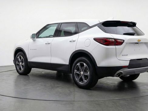 Used 2025 Chevrolet Blazer LT FWD image 6