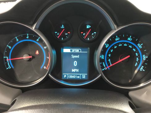 Used 2013 Chevrolet Cruze LS FWD image 30