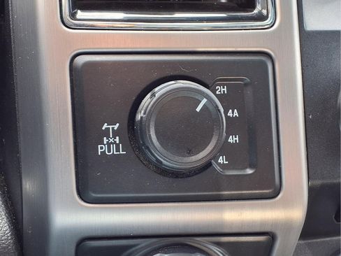Used 2018 Ford F150 Platinum w/ Equipment Group 701A Luxury AWD/4WD image 22