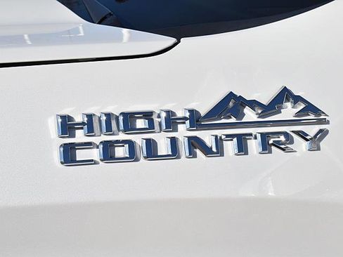 Used 2020 Chevrolet Silverado 1500 High Country w/ Technology Package image 9