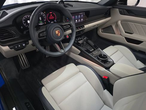 Certified 2026 Porsche 911 Targa 4 GTS AWD/4WD image 4