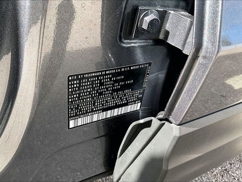 New 2026 Volkswagen Taos SEL image 30