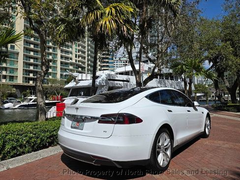 Used 2015 Tesla Model S 70 image 6