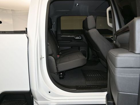 Certified 2025 Chevrolet Silverado 2500 LT w/ Convenience Package image 27