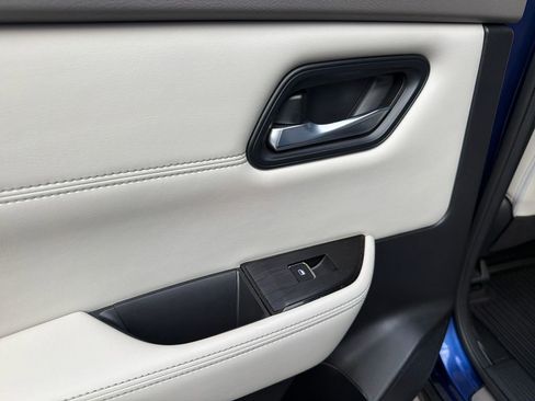 Used 2023 Nissan Rogue SL w/ SL Premium Package image 20