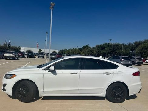 Used 2019 Ford Fusion SE w/ Equipment Group 151A FWD image 5