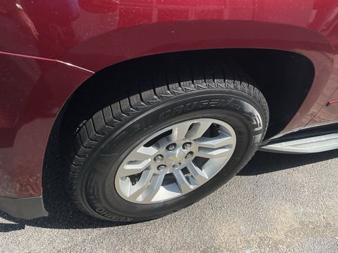 Used 2016 Chevrolet Suburban LT image 5