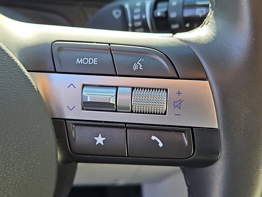 Used 2025 Hyundai Kona SEL FWD image 27