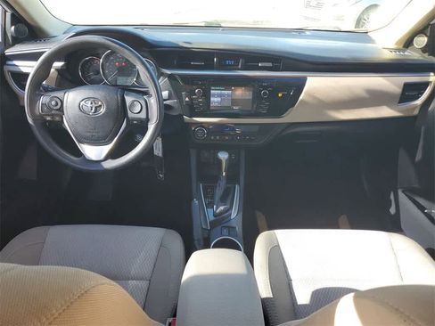 Used 2015 Toyota Corolla LE image 12