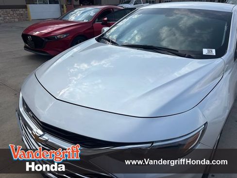 Used 2022 Chevrolet Malibu LT FWD image 1