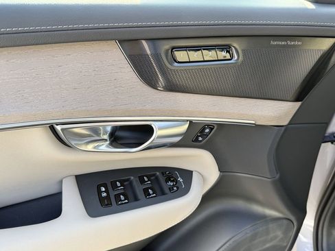 New 2026 Volvo XC90 B6 Plus w/ Protection Package Premier image 17