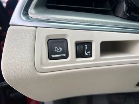 Used 2024 Cadillac XT5 Premium Luxury w/ LPO, Floor Liner Package AWD/4WD image 26