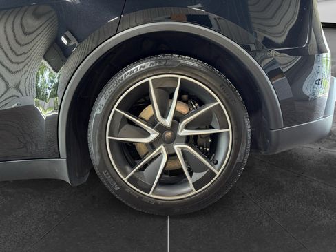 Used 2026 Tesla Model Y 2WD image 30