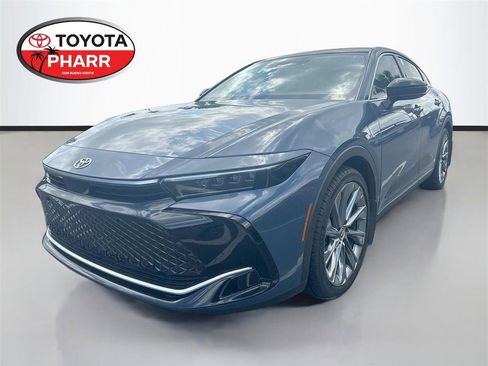 Used 2026 Toyota Crown XLE image 1