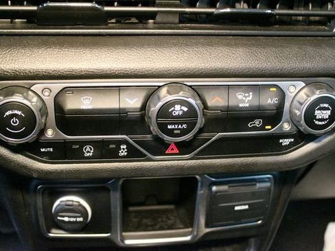 Used 2024 Jeep Wrangler Sport AWD/4WD image 22