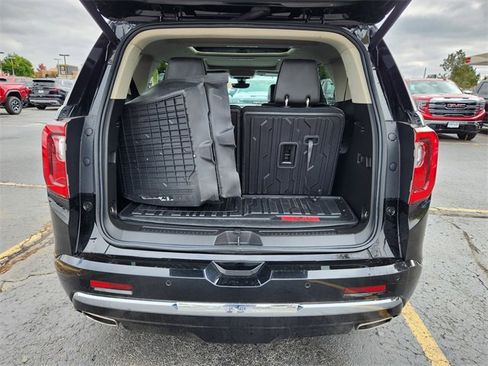 Used 2023 GMC Acadia Denali w/ Black Diamond Edition image 13