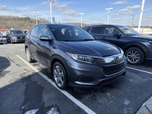 Used 2019 Honda HR-V LX image 1