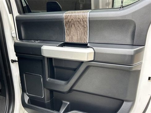 Used 2019 Ford F250 Lariat image 19