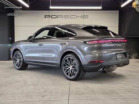 Certified 2026 Porsche Cayenne Coupe AWD/4WD image 3