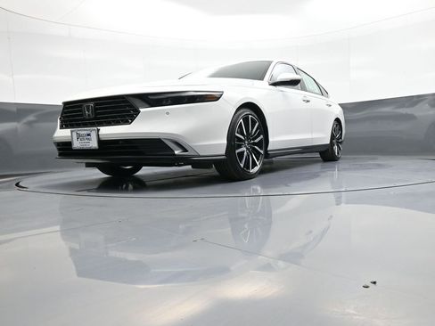 Used 2023 Honda Accord Touring image 25