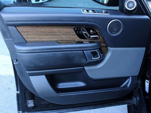 Used 2018 Land Rover Range Rover image 8
