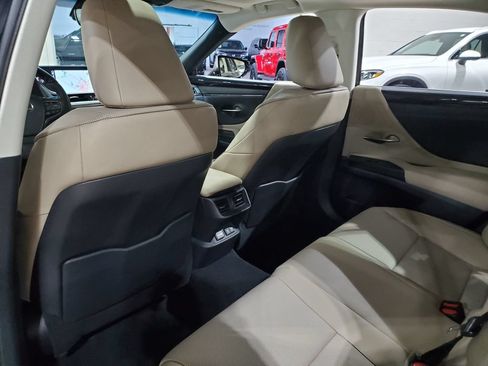 Used 2019 Lexus ES 350 w/ Premium Package FWD image 24