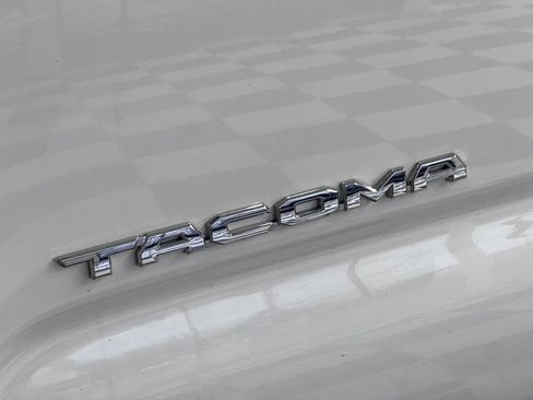 Used 2020 Toyota Tacoma SR5 image 37