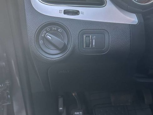 Used 2018 Dodge Journey SE image 14