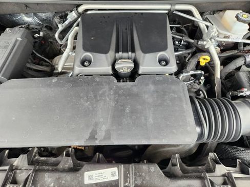 Used 2025 Chevrolet Colorado Trail Boss AWD/4WD image 30