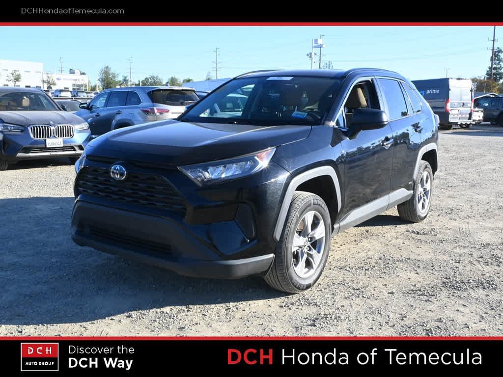 Used 2022 Toyota RAV4 LE AWD/4WD image 1