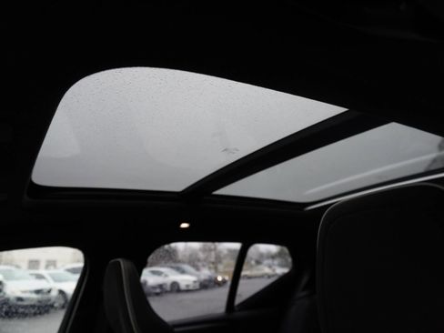 Used 2021 Volvo XC40 P8 Recharge w/ Advanced Package image 13