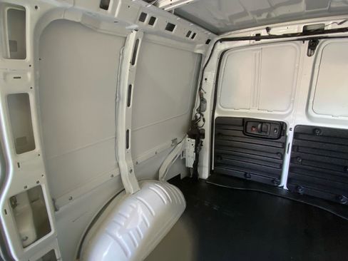 Used 2021 Chevrolet Express 2500 w/ Driver Convenience Package RWD image 9