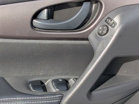 Used 2018 Nissan Rogue Sport S AWD/4WD image 14