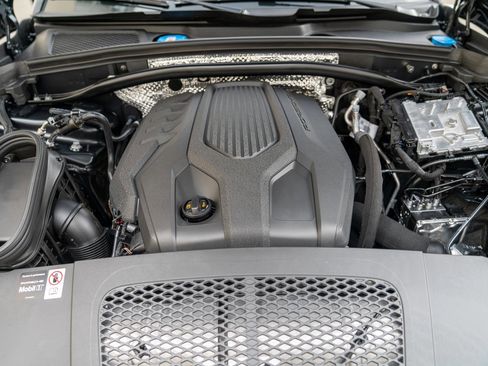 New 2026 Porsche Macan image 28