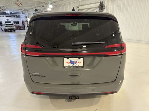 Used 2023 Chrysler Pacifica Touring-L w/ Road Tripper Package FWD image 26