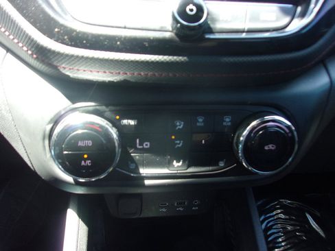 Used 2023 Chevrolet TrailBlazer RS w/ Convenience Package FWD image 21