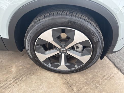 Certified 2025 Volvo XC40 B5 Plus image 14