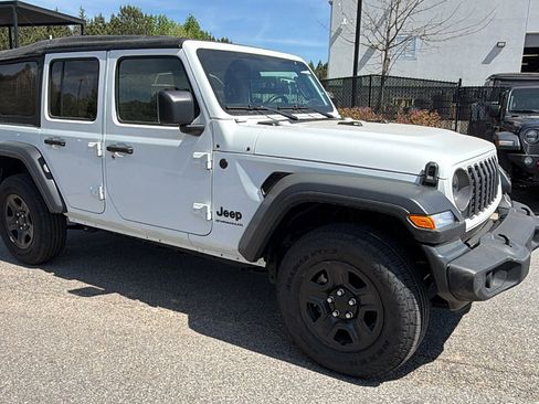 Used 2025 Jeep Wrangler Sport image 5