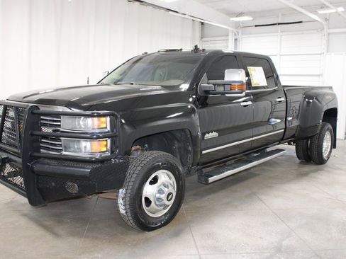 Used 2015 Chevrolet Silverado 3500 High Country w/ Duramax Plus Package AWD/4WD image 4