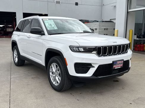New 2026 Jeep Grand Cherokee Altitude AWD/4WD image 6