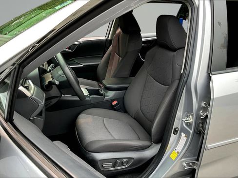 Used 2023 Toyota RAV4 XLE AWD/4WD image 20