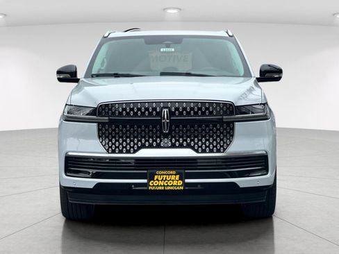 New 2026 Lincoln Navigator Reserve AWD/4WD image 8