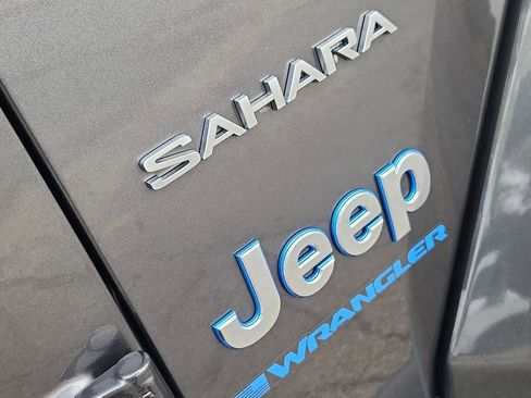 Used 2023 Jeep Wrangler Unlimited Sahara w/ Cold Weather Group AWD/4WD image 13