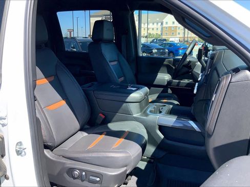 Used 2022 GMC Sierra 2500 AT4 image 9