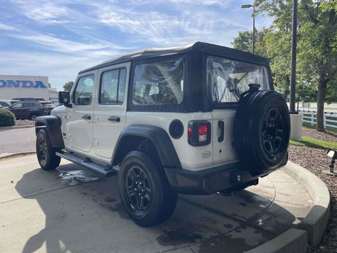 Used 2022 Jeep Wrangler Unlimited Sport AWD/4WD image 8