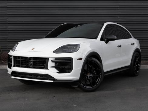 Certified 2025 Porsche Cayenne Turbo GT image 1