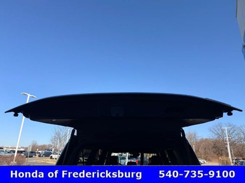 Used 2024 Jeep Wagoneer L Series II w/ Flexible Seating Group image 18